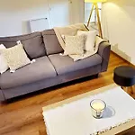 Апартаменты Chaleureux Au Pied De La Cite Avec Parking *