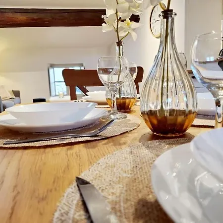 Chaleureux Au Pied De La Cite Avec Parking Lejlighed *